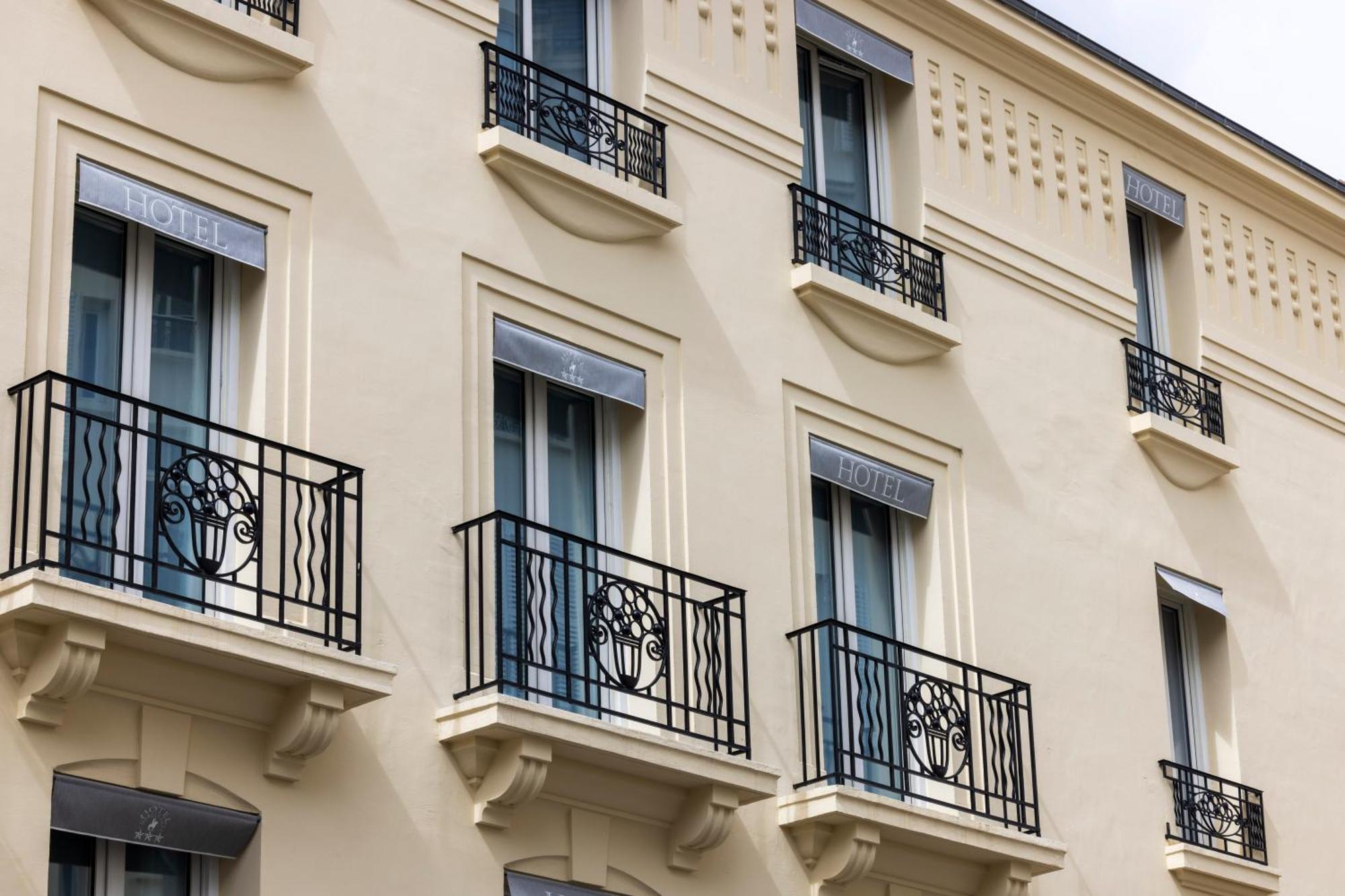 Hotel Charlemagne Neuilly-sur-Seine Exterior photo